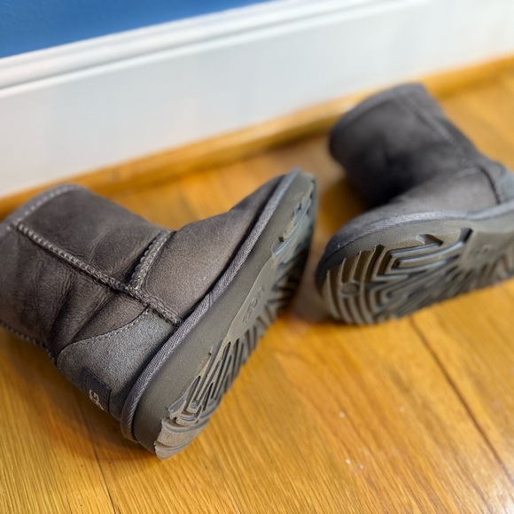 UGG Kids Gray Boots - Picture 6 of 7